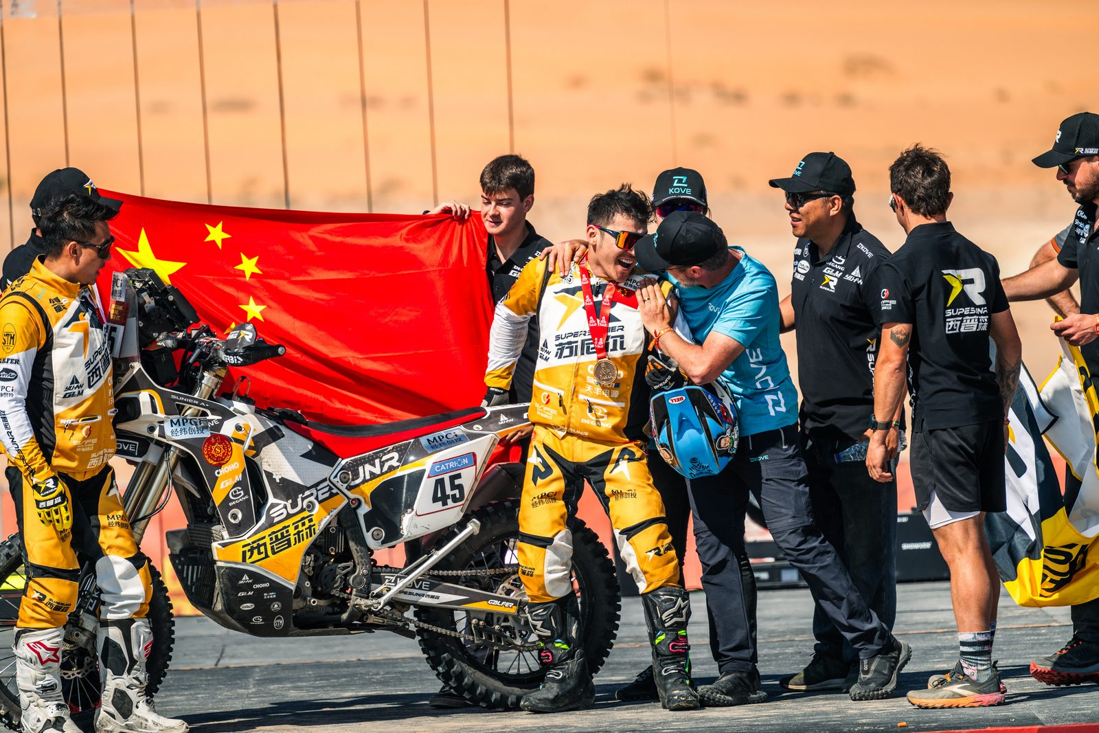Dakar 2025 — команда SUPESUNR